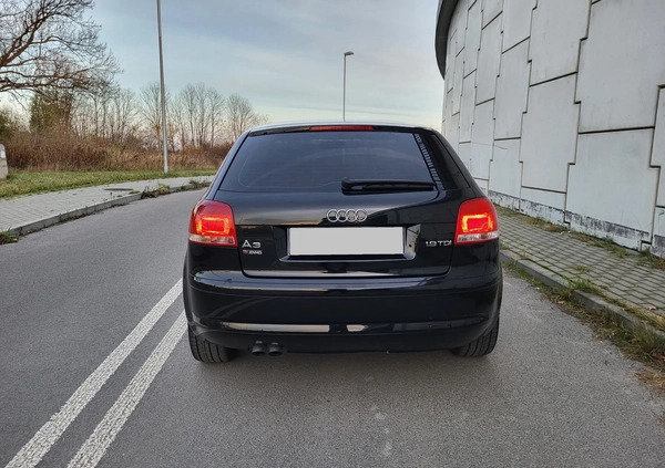 Audi A3 cena 17800 przebieg: 311000, rok produkcji 2007 z Pieniężno małe 154